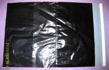 Czarne, duże, samoprzylepne plastikowe torby do wysyłki ubrań